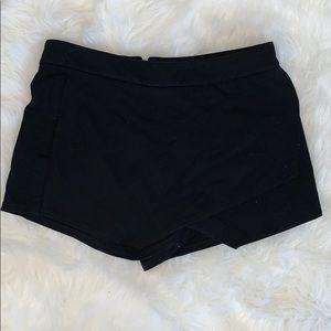 Black Skort